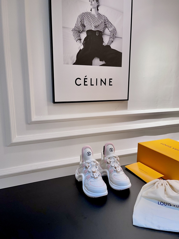 ルイヴィトン靴正面デザイン